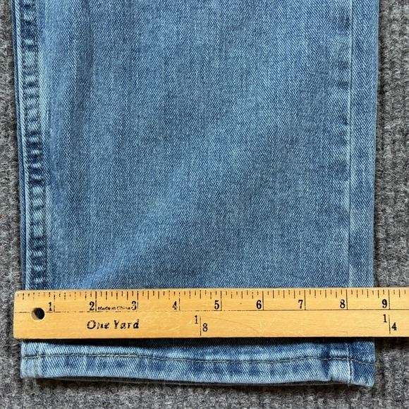 Wrangler Mens Straight Leg Jeans Size 36x29 Light Wash Denim Stretch Mid Rise - Picture 9 of 10